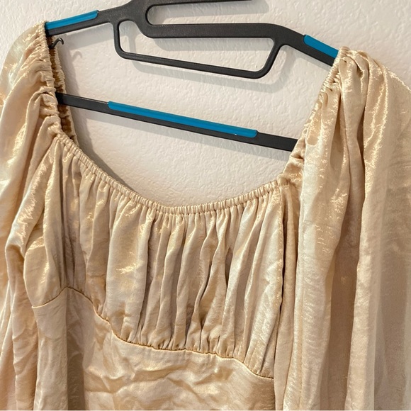 136. MAJORELLE Carla Dress In Metallic Neutral Size M